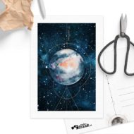 Postkaart 'Dansende planeten' blauw solo